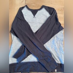 Men’s lightweight The North Face pullover - Size Large